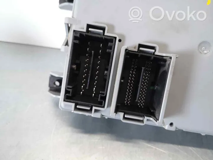 Peugeot Bipper Module de fusibles 01368890080