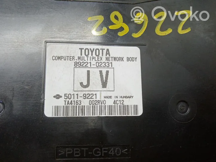 Toyota Auris E180 Module de fusibles 8922102331