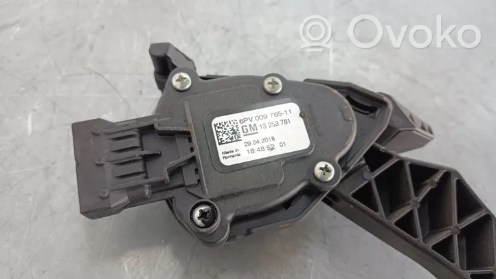 Opel Zafira C Accelerator throttle pedal 13253781