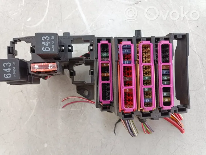 Audi A5 8T 8F Module de fusibles 8K0971845