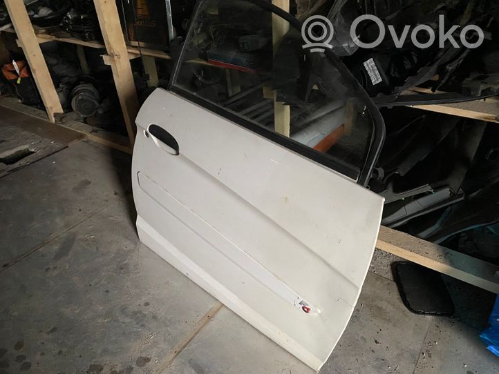 Microcar M.GO Ovi (2-ovinen coupe) 