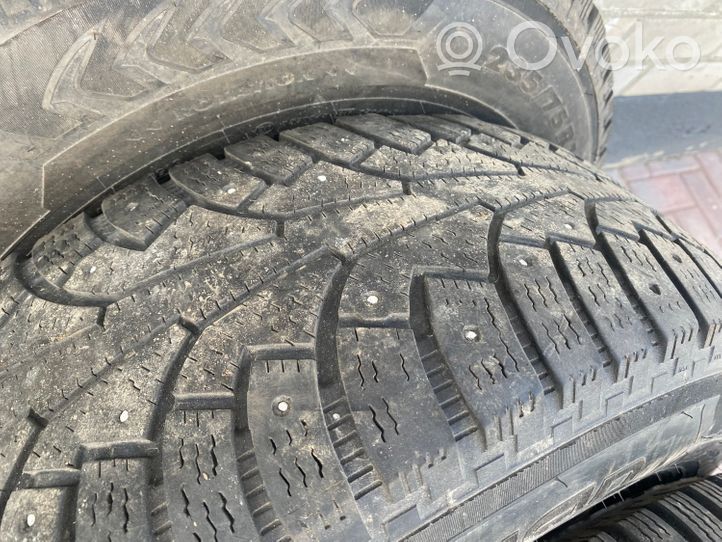 Toyota Hilux (N140, N150, N160, N170) R15 winter/snow tires with studs 23575R15