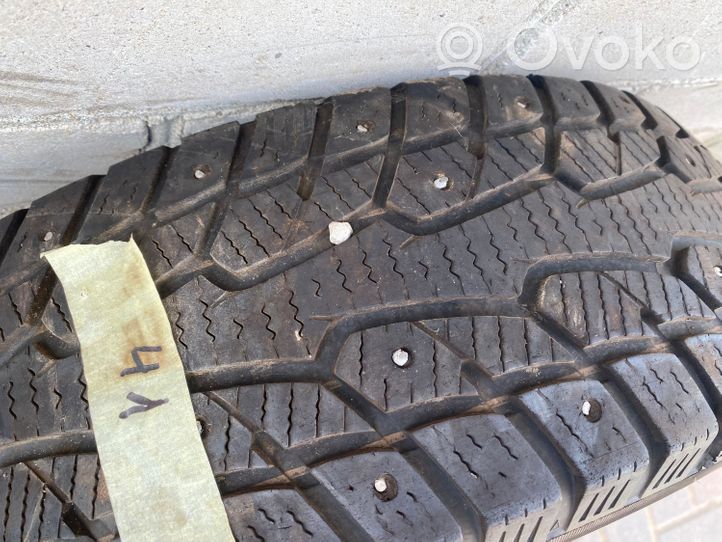 Volkswagen PASSAT B5.5 R15 winter/snow tires with studs 19565R15