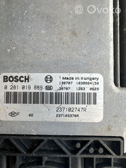 Renault Captur Sterownik / Moduł ECU 237102747R