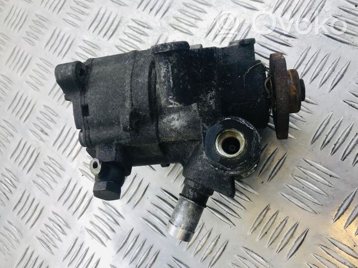 Mercedes-Benz E W210 Pompe de direction assistée 2106473