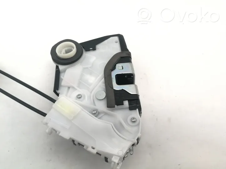 Toyota Prius (XW50) Front door lock U3111130F3