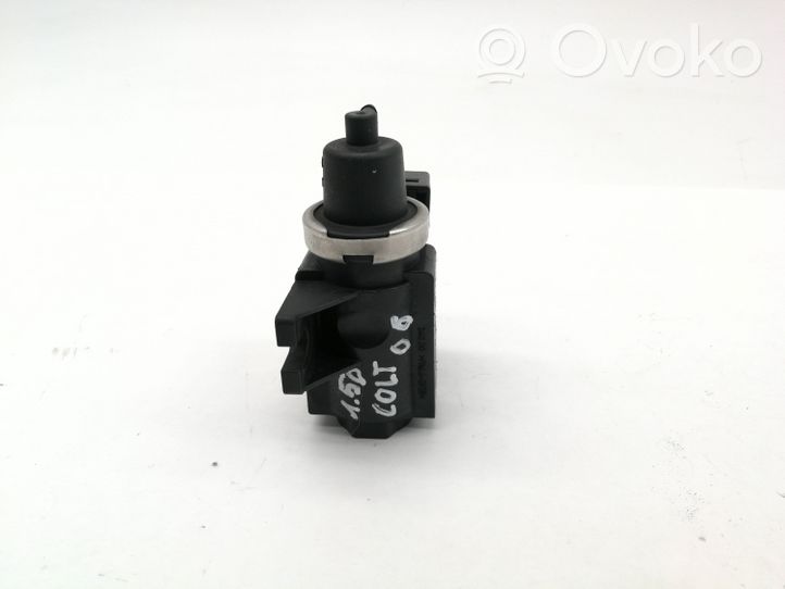 Mitsubishi Colt Valve de freinage A0051535528