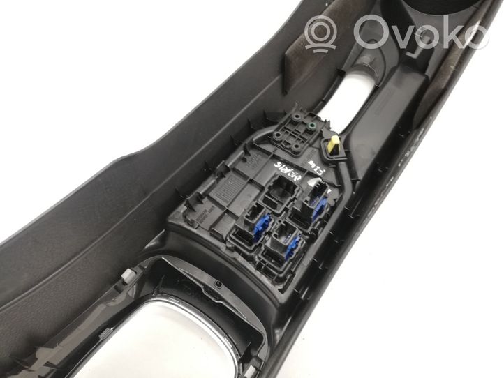 Toyota Yaris Osłona dźwigni hamulca ręcznego 589110D340