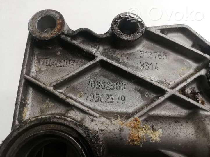 Mercedes-Benz E A207 Radiateur d'huile moteur A6511800665