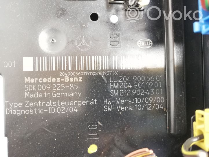 Mercedes-Benz C W204 Rėlių montavimo blokas 2049005601