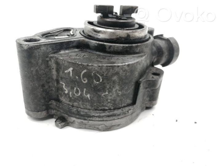 Mazda 3 I Pompe à vide D156