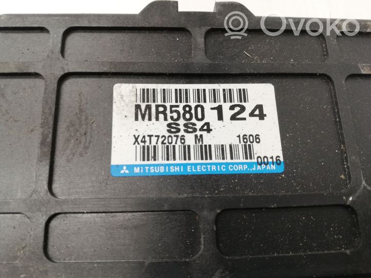 Mitsubishi Pajero Komputer / Sterownik ECU silnika MR580124