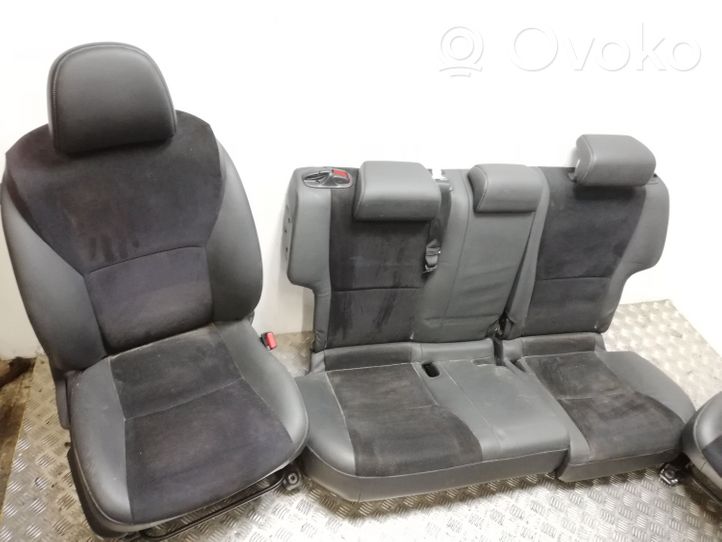 Toyota Auris 150 Kit intérieur 