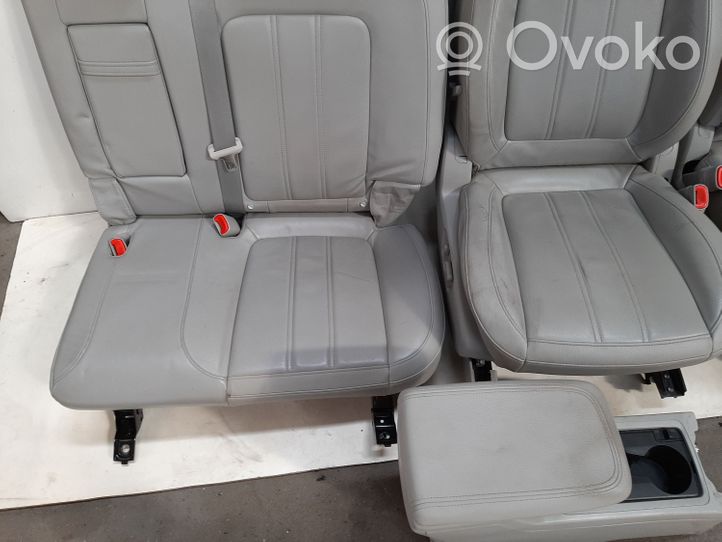 Opel Antara Set interni 