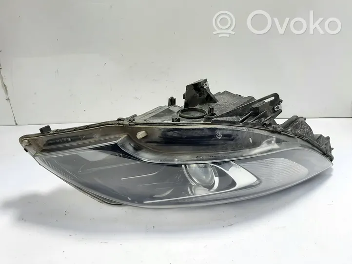 Opel Zafira C Lampa przednia 39009024