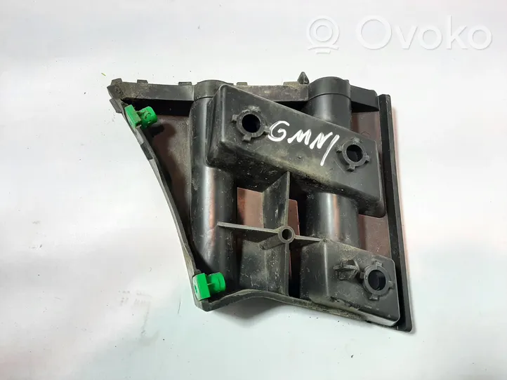 Volvo V40 Supporto di montaggio del parafango 31425110