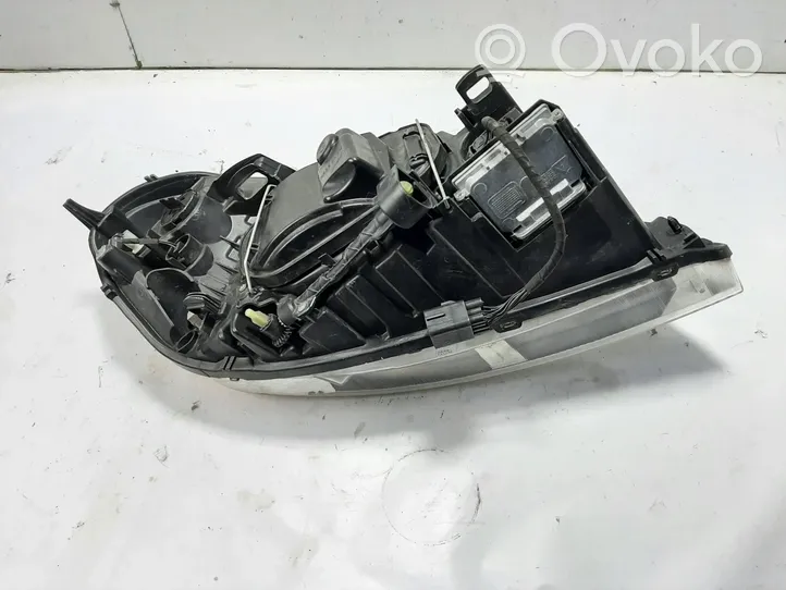 Volvo XC60 Lampa przednia 30763137