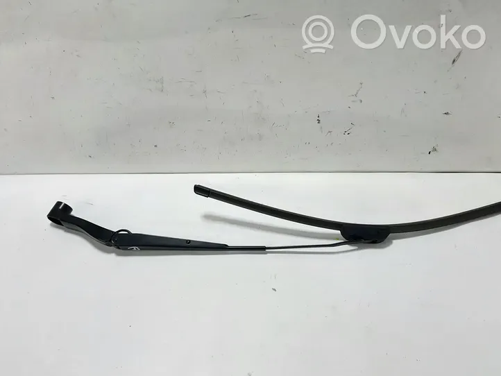 Opel Insignia B Wycieraczka szyby przedniej / czołowej 13471440