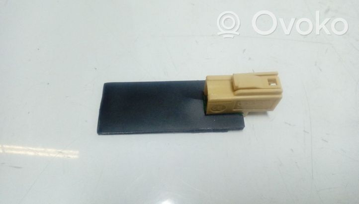 Audi A8 S8 D3 4E Antenna bluetooth 8P0035503E