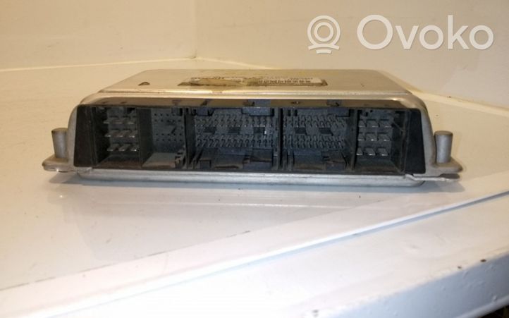 Toyota Yaris Verso Sterownik / Moduł ECU 0281010768