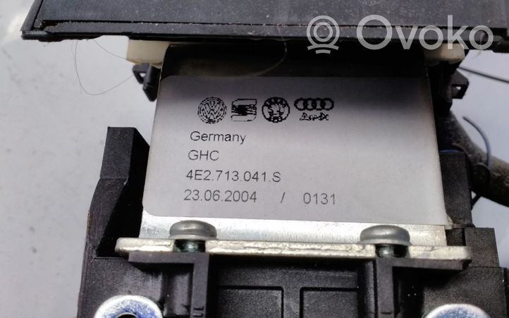 Audi A8 S8 D3 4E Vaihteenvalitsimen verhoilu 4E2713041S