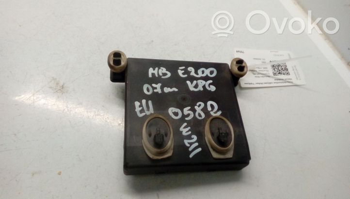 Mercedes-Benz E W211 Centralina/modulo portiere 2118704026