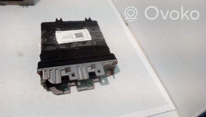 Audi A4 S4 B5 8D Dzinēja vadības bloks 0281001366