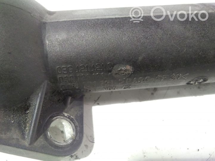 Audi A4 S4 B7 8E 8H Termostato korpusas 03G121121C