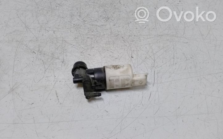 Opel Vivaro Pompa spryskiwacza szyby przedniej / czołowej 8200067015