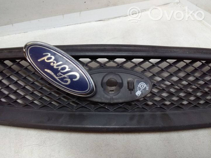 Ford Focus Grille calandre supérieure de pare-chocs avant 4M518200AJ