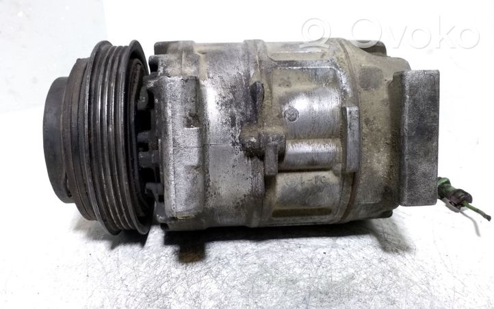 Audi A6 S6 C5 4B Ilmastointilaitteen kompressorin pumppu (A/C) 4B0260805C