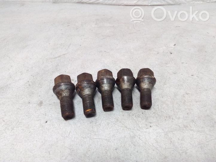 Alfa Romeo GT Nuts/bolts 