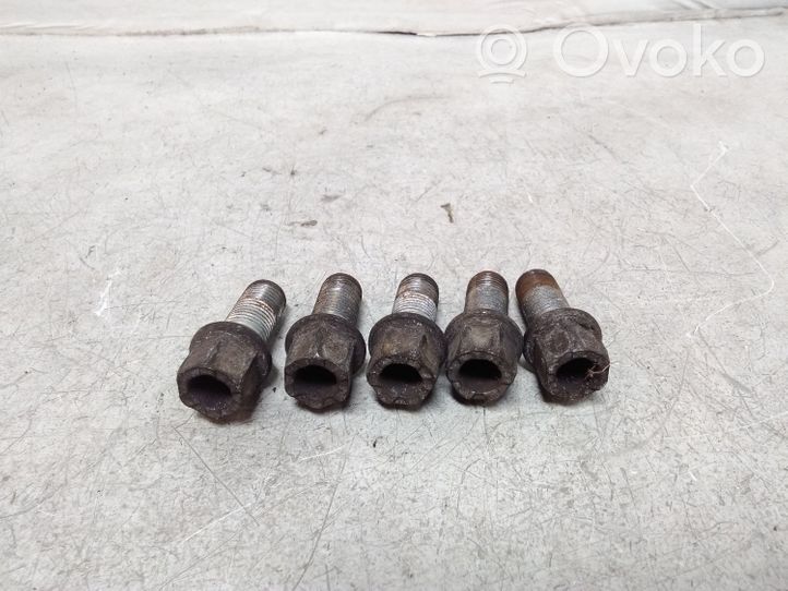 Volkswagen Touran I Nuts/bolts 