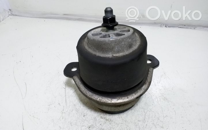 KIA Sorento Soporte de montaje del motor 218133E000