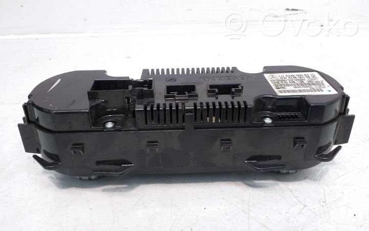 Mercedes-Benz CLA C117 X117 W117 Climate control unit 