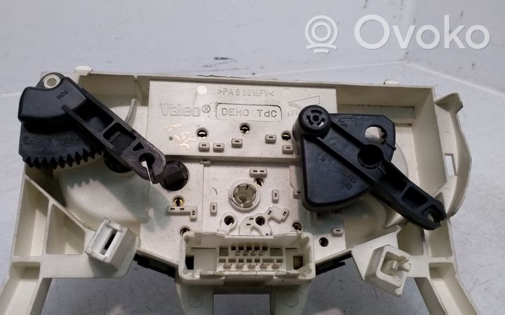 Opel Vivaro Climate control unit W964097K