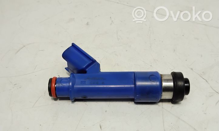 Toyota Yaris Injecteur de carburant 2325021040