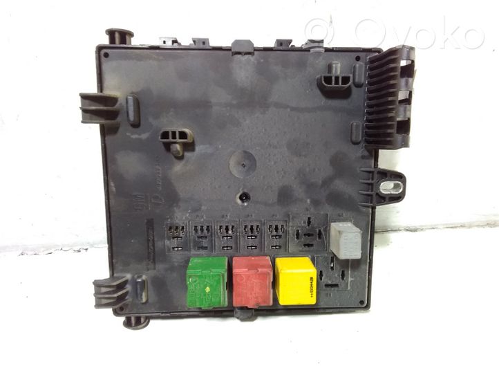 Opel Vectra C Module de fusibles 460023260