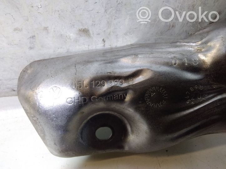 Volkswagen PASSAT B8 Protección térmica del escape 05L129969H