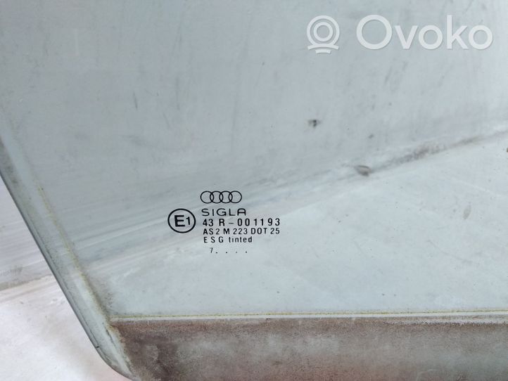 Audi A4 S4 B5 8D Vetro del finestrino della portiera anteriore - quattro porte 