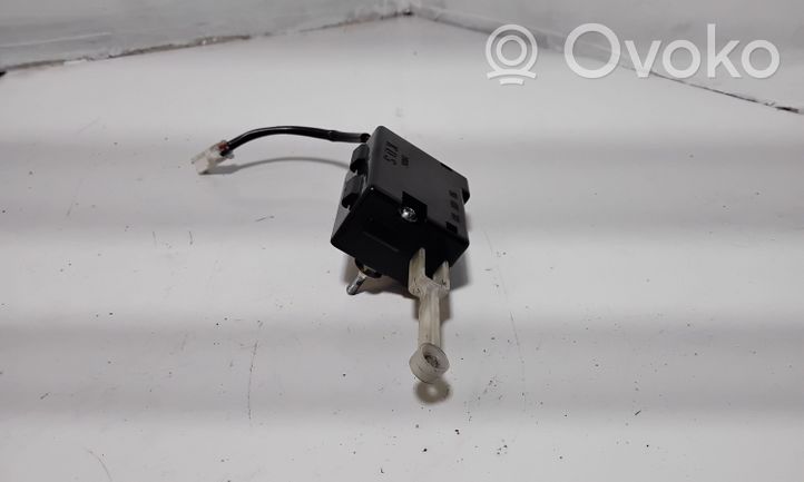 Chevrolet Captiva Tailgate boot lock/latch motor 96491181