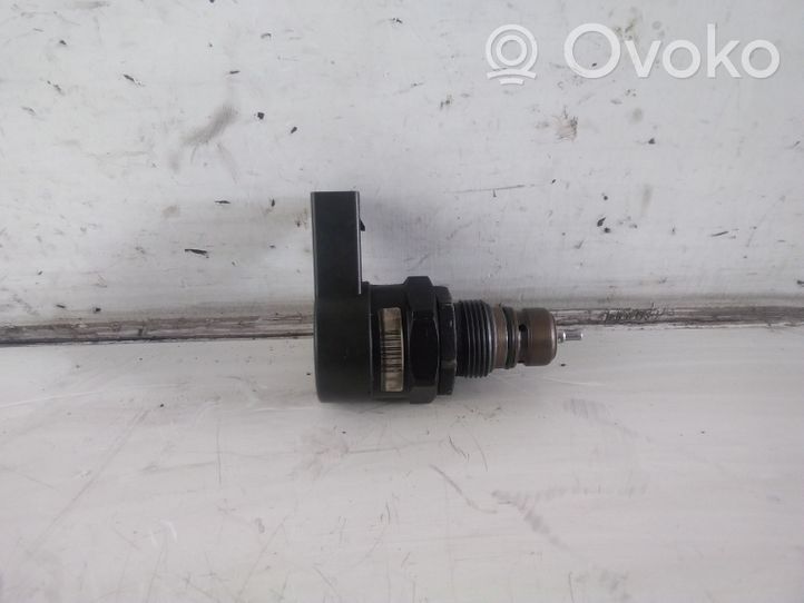 Mercedes-Benz R W251 Sensore di pressione del carburante A6110780449