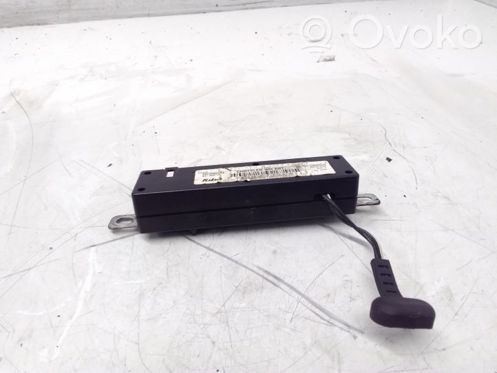 Jeep Grand Cherokee (WK) Amplificatore antenna 56038699AB