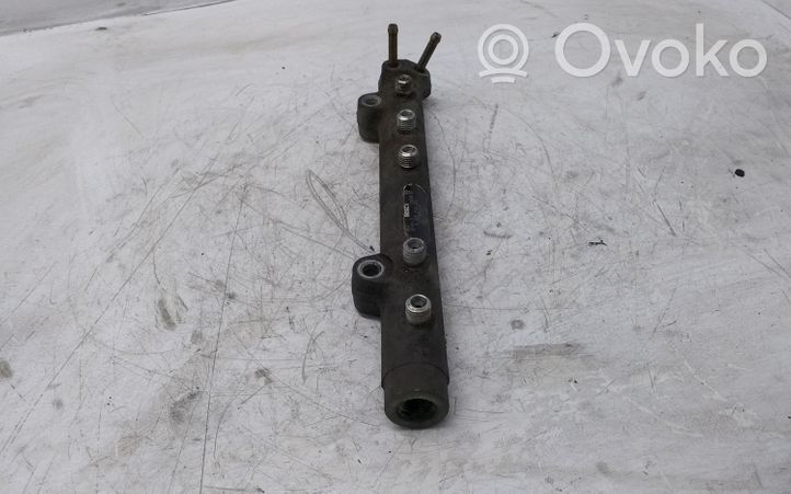 Toyota Yaris Kraftstoffverteiler Einspritzleiste Verteilerrohr 2381033010