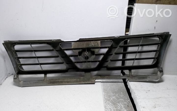 Nissan Patrol Y61 Grille de calandre avant 62310VB000