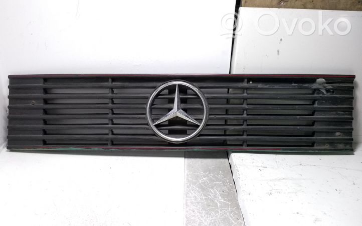 Mercedes-Benz 609 Atrapa chłodnicy / Grill 670690048