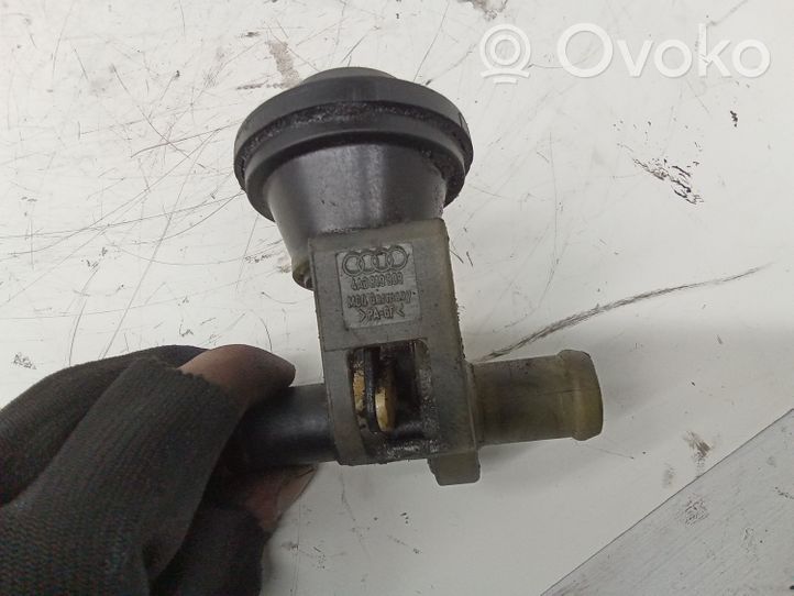 Volkswagen PASSAT B5.5 Valvola di regolazione del liquido di raffreddamento e del riscaldatore 4A0819809