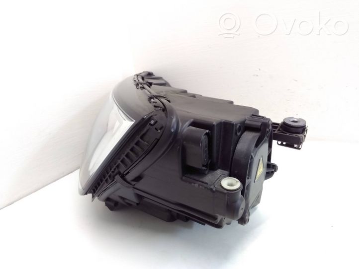 Audi A4 S4 B9 Lampa przednia 8W0941005A