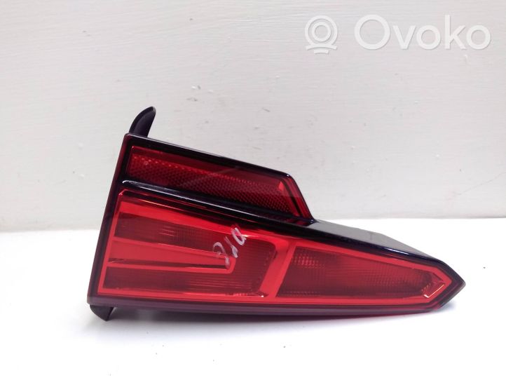 Audi A4 S4 B9 Lampy tylnej klapy bagażnika 8W5945076A