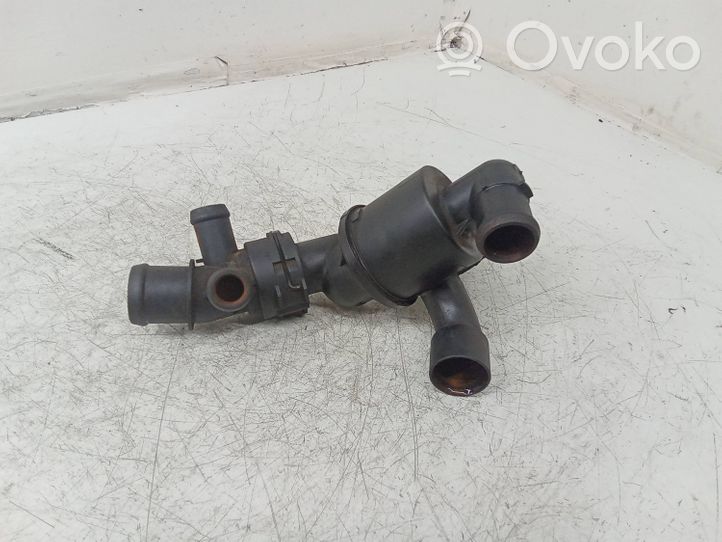 Audi Q5 SQ5 Termostaatin kotelo 03L121111AD